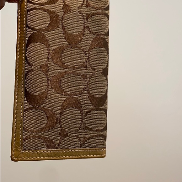 Coach Wallet - Picture 6 of 6